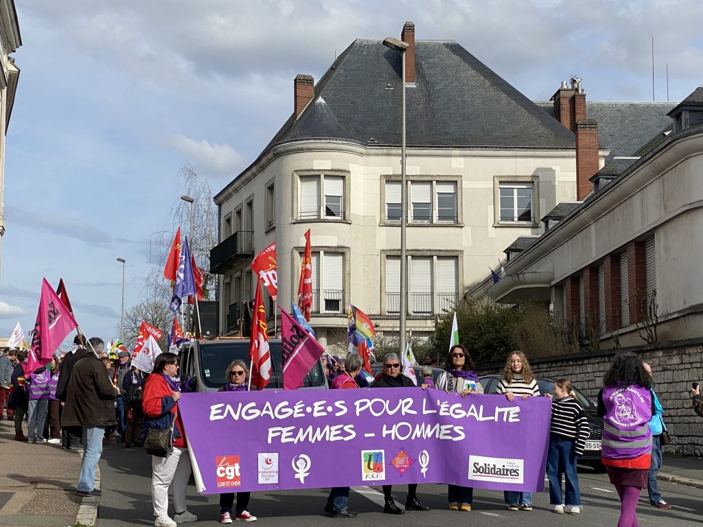 grève féministe à Blois