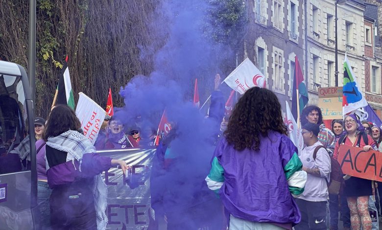 grève féministe à Blois
