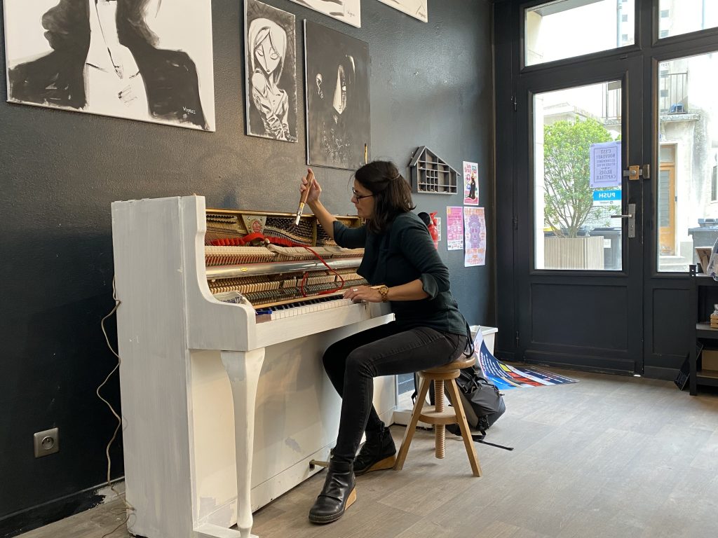 accordeuse-réparatrice de pianos à Blois