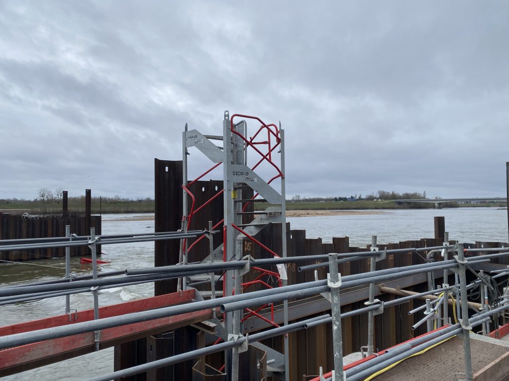 Passerelle sur la Loire