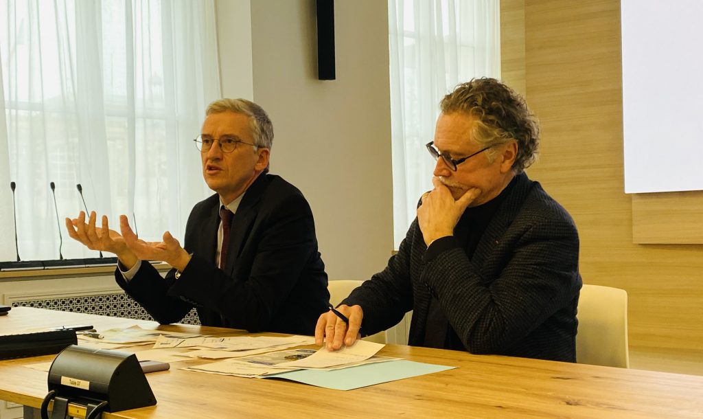 Cyrille Bonvillain (DGS) et Philippe Gouet, président du Département